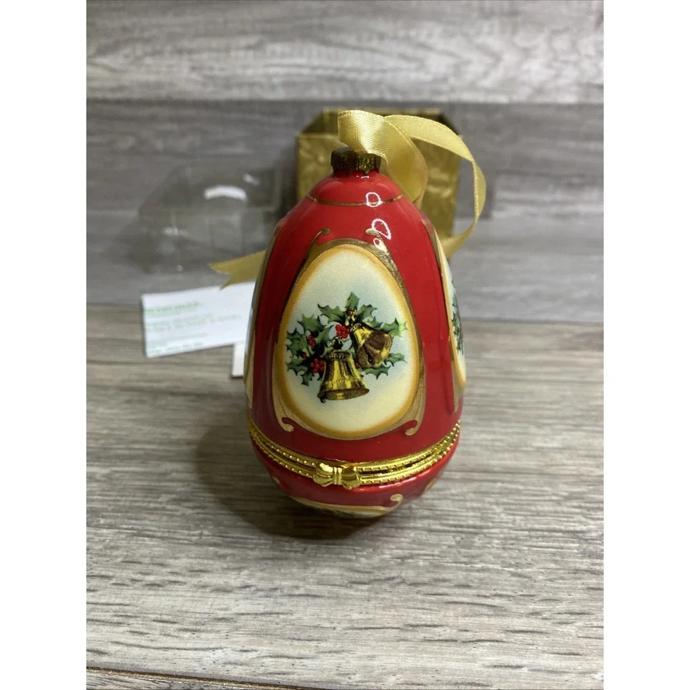Mr. Christmas‎ Musical Egg Ornament Music Box Porcelain Valerie Parr Hill Red
